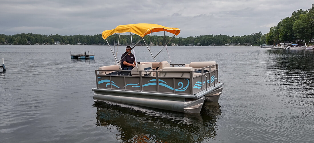 APM-14 Pontoon Boat